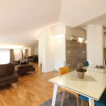 Royal Old Town * Σαράγεβο